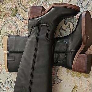 Vince Camuto Vuliann Extra Wide Calf Size 9W